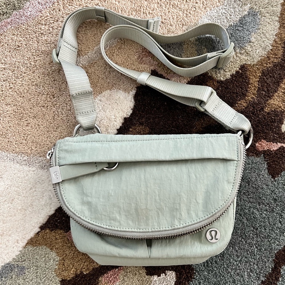 Lululemon All Night Festival Bag *Micro - Green Fern